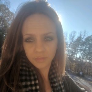 Meet your Posher, Dana